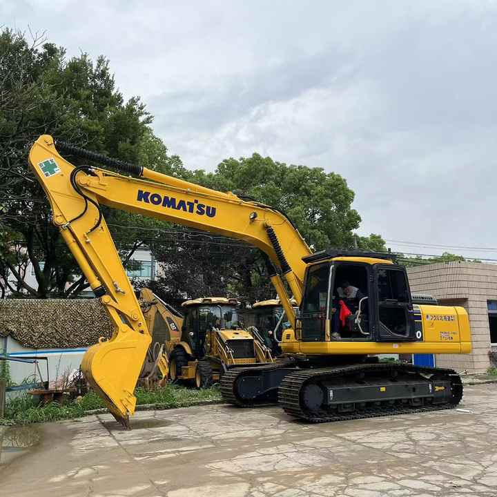 Original Japan cheap used excavator komatsu pc220 pc220-8 22 ton crawler Excavator for Sale - Гусеничный экскаватор: фото 2 Original Japan cheap used excavator komatsu pc220 pc220-8 22 ton crawler Excavator for Sale - Гусеничный экскаватор: фото 2