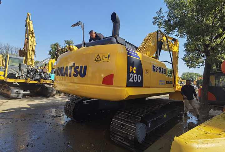 Secondhand komatsu pc220-8 excavator low price high quality Japan Komatsu Excavator PC220-8 for sale - Гусеничный экскаватор: фото 4 Secondhand komatsu pc220-8 excavator low price high quality Japan Komatsu Excavator PC220-8 for sale - Гусеничный экскаватор: фото 4