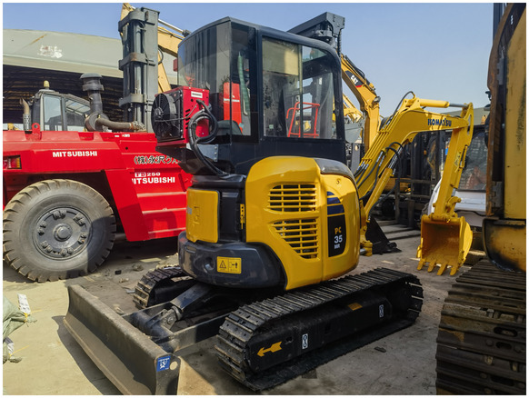 Used Komatsu PC70-8 mini digger original Japan Komatsu PC70 PC78 PC60 PC35mr PC40mr PC55mr small excavator on sale - Гусеничный экскаватор: фото 1 Used Komatsu PC70-8 mini digger original Japan Komatsu PC70 PC78 PC60 PC35mr PC40mr PC55mr small excavator on sale - Гусеничный экскаватор: фото 1