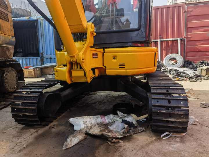 Used Komatsu PC70-8 mini digger original Japan Komatsu PC70 PC78 PC60 PC35mr PC40mr PC55mr small excavator on sale - Гусеничный экскаватор: фото 4 Used Komatsu PC70-8 mini digger original Japan Komatsu PC70 PC78 PC60 PC35mr PC40mr PC55mr small excavator on sale - Гусеничный экскаватор: фото 4