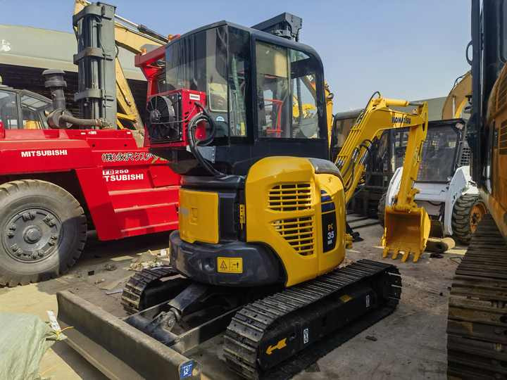 Used Komatsu PC70-8 mini digger original Japan Komatsu PC70 PC78 PC60 PC35mr PC40mr PC55mr small excavator on sale - Гусеничный экскаватор: фото 3 Used Komatsu PC70-8 mini digger original Japan Komatsu PC70 PC78 PC60 PC35mr PC40mr PC55mr small excavator on sale - Гусеничный экскаватор: фото 3