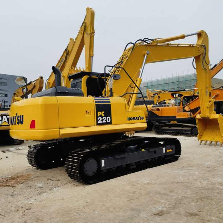Used Original Japanese KOMATSU PC220-8 used excavator for sale in shanghai yard - Гусеничный экскаватор: фото 4 Used Original Japanese KOMATSU PC220-8 used excavator for sale in shanghai yard - Гусеничный экскаватор: фото 4