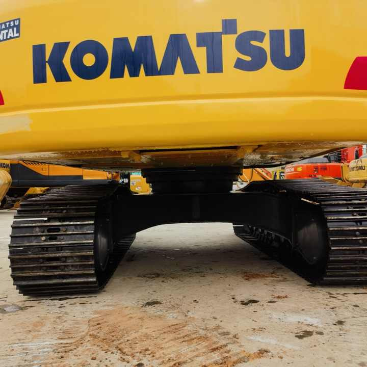 Used Original Japanese KOMATSU PC220-8 used excavator for sale in shanghai yard - Гусеничный экскаватор: фото 5 Used Original Japanese KOMATSU PC220-8 used excavator for sale in shanghai yard - Гусеничный экскаватор: фото 5