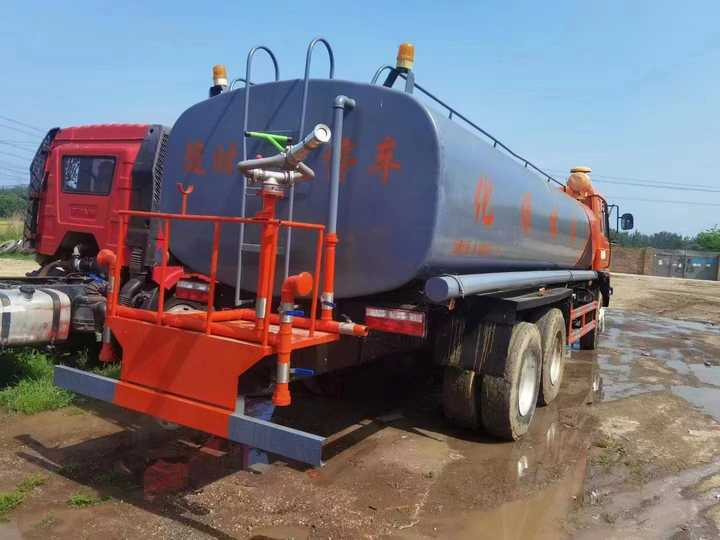 Used 20m3 water spray bowser tanker sprinkler tank truck for sale - Грузовик-цистерна: фото 5 Used 20m3 water spray bowser tanker sprinkler tank truck for sale - Грузовик-цистерна: фото 5