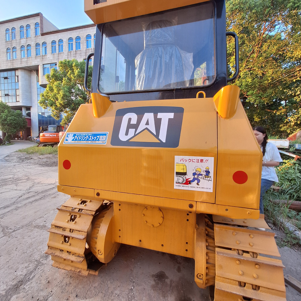 Used caterpillar cat D5k bulldozer - Бульдозер: фото 5 Used caterpillar cat D5k bulldozer - Бульдозер: фото 5