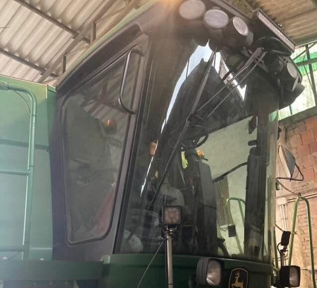 Mietitrebbia John Deere S 560 - Зерноуборочный комбайн: фото 1 Mietitrebbia John Deere S 560 - Зерноуборочный комбайн: фото 1