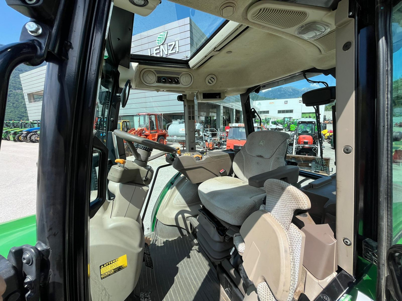 Трактор JOHN DEERE 5115R: фото 13