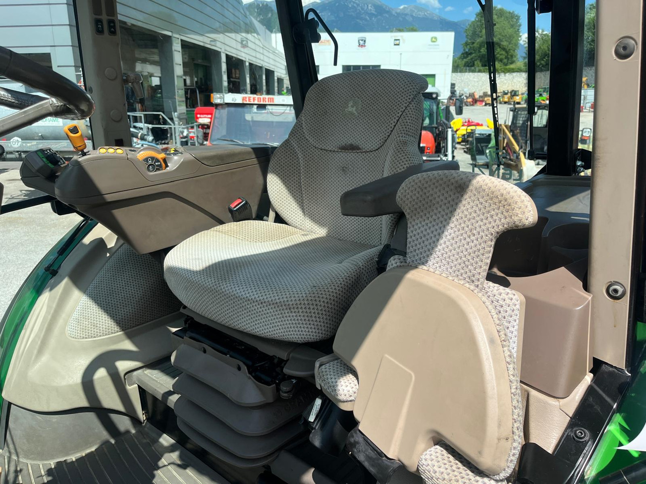 Трактор JOHN DEERE 5115R: фото 14