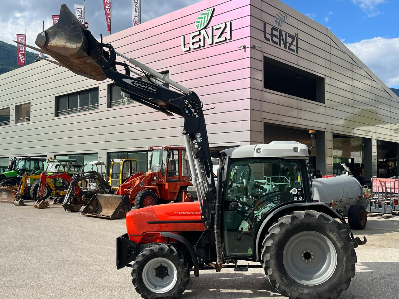 SAME FRUTTETO S 100 – CARICATORE - Трактор: фото 2 SAME FRUTTETO S 100 – CARICATORE - Трактор: фото 2