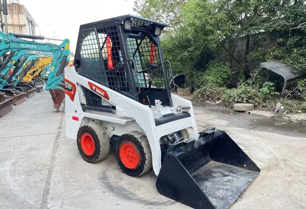 Bobcat S 70 - Мини-погрузчик с бортовым поворотом: фото 2 Bobcat S 70 - Мини-погрузчик с бортовым поворотом: фото 2