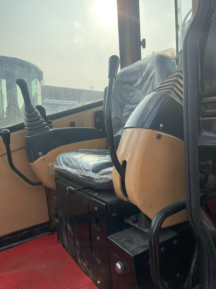 CAT 303 - Мини-экскаватор: фото 4 CAT 303 - Мини-экскаватор: фото 4