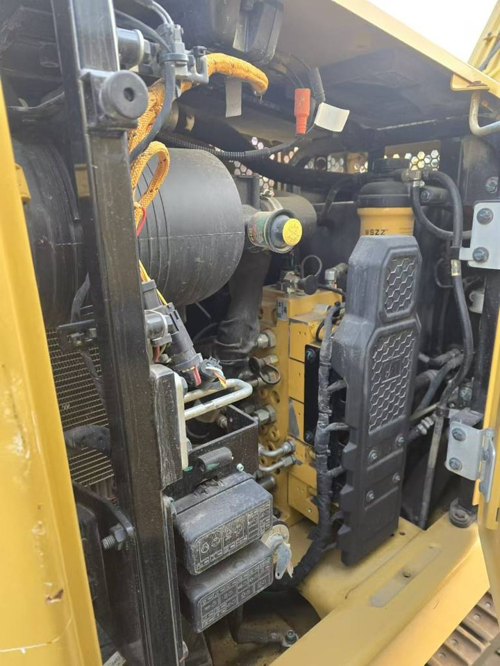 CAT 306 - Мини-экскаватор: фото 2 CAT 306 - Мини-экскаватор: фото 2