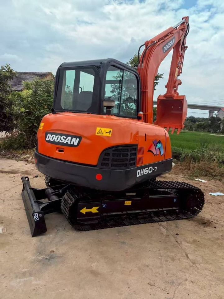 Doosan DH 60 - Мини-экскаватор: фото 1 Doosan DH 60 - Мини-экскаватор: фото 1