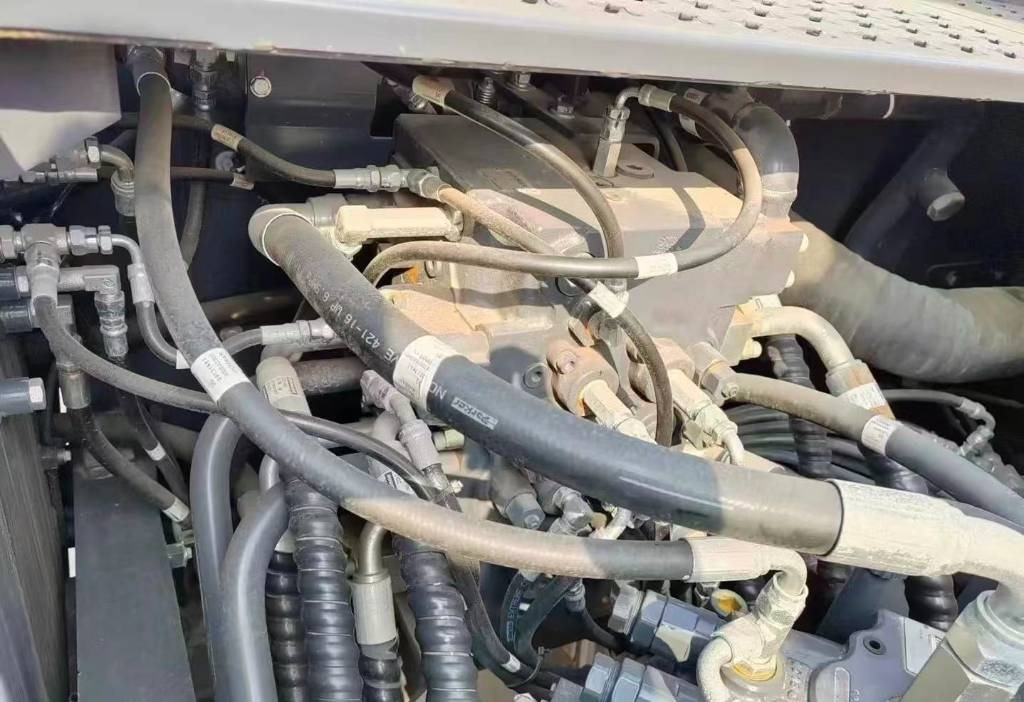 Doosan DX 220 - Гусеничный экскаватор: фото 4 Doosan DX 220 - Гусеничный экскаватор: фото 4