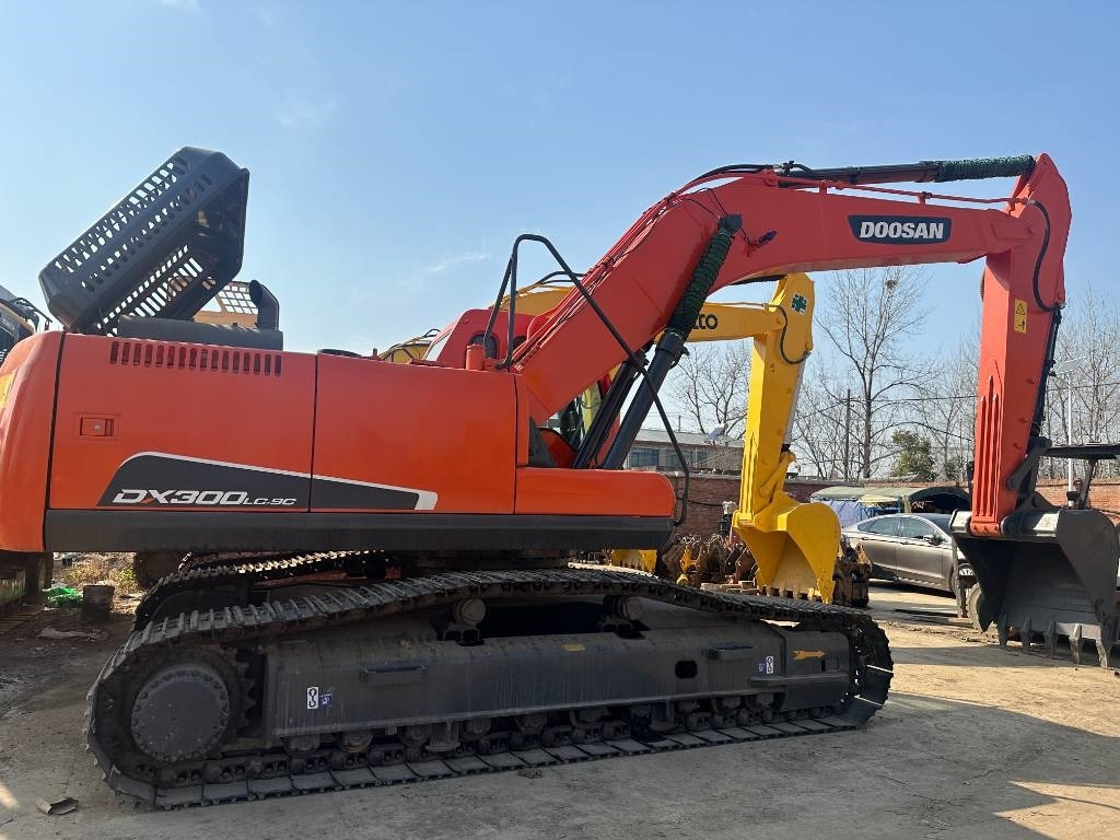 Doosan DX 300 - Гусеничный экскаватор: фото 2 Doosan DX 300 - Гусеничный экскаватор: фото 2