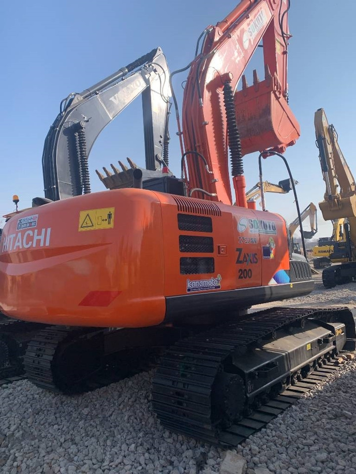 Hitachi 200 - Гусеничный экскаватор: фото 1 Hitachi 200 - Гусеничный экскаватор: фото 1