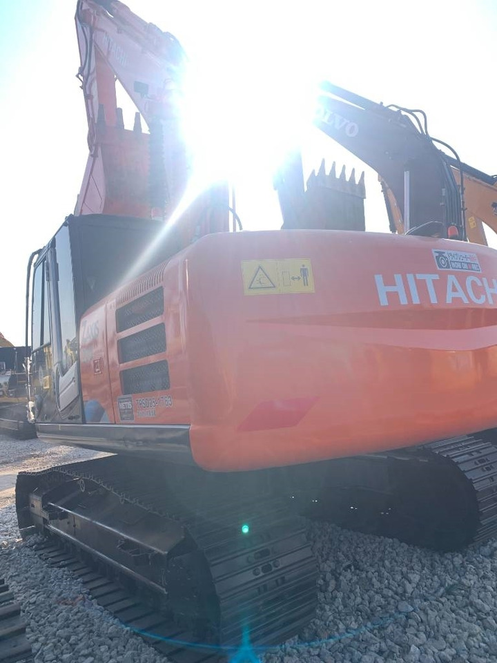 Hitachi 200 - Гусеничный экскаватор: фото 5 Hitachi 200 - Гусеничный экскаватор: фото 5