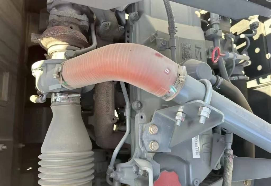 Hitachi 250  - Гусеничный экскаватор: фото 2 Hitachi 250  - Гусеничный экскаватор: фото 2