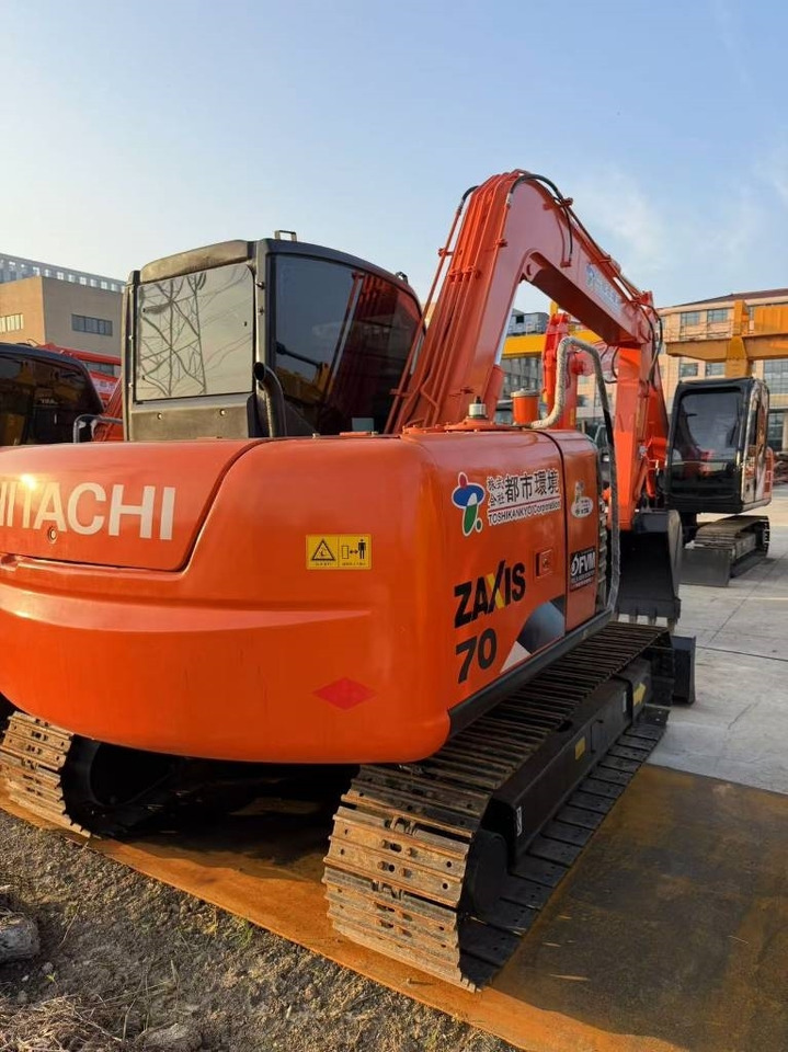 Hitachi Zaxis 70 - Гусеничный экскаватор: фото 2 Hitachi Zaxis 70 - Гусеничный экскаватор: фото 2