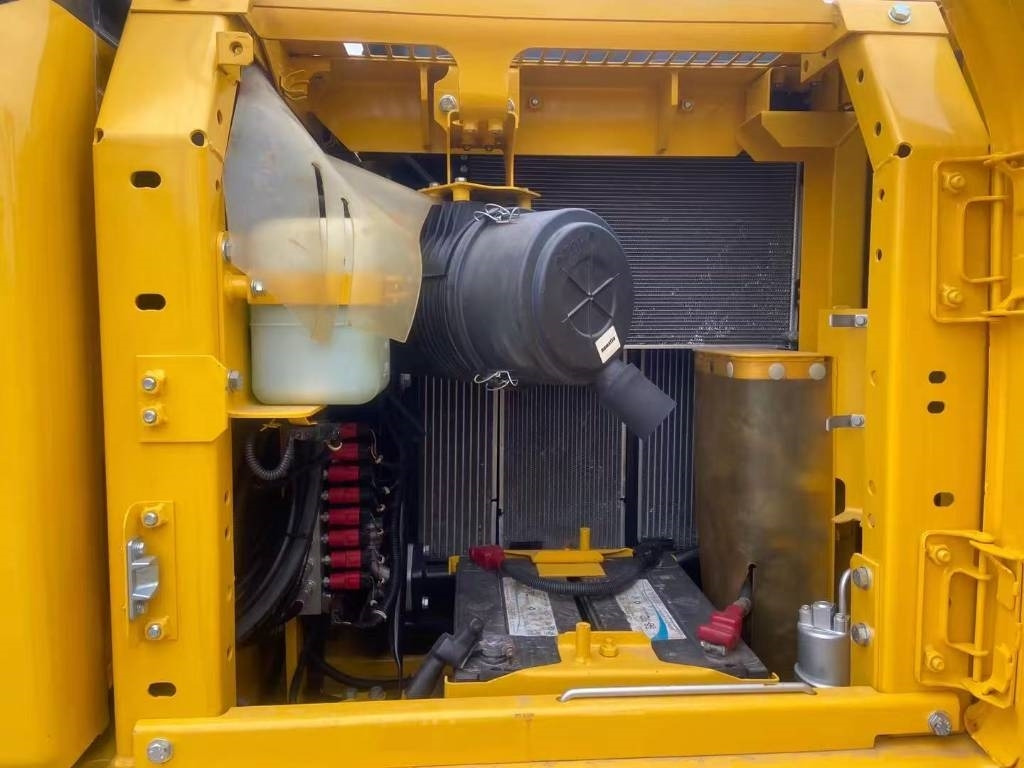 Komatsu PC 130 - Гусеничный экскаватор: фото 4 Komatsu PC 130 - Гусеничный экскаватор: фото 4