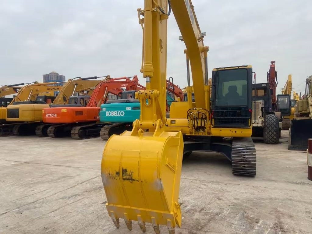 Komatsu PC 130 - Гусеничный экскаватор: фото 1 Komatsu PC 130 - Гусеничный экскаватор: фото 1