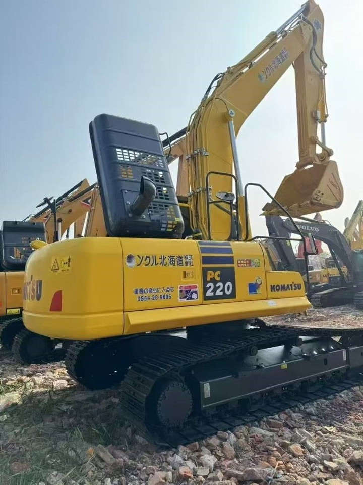 Komatsu PC 220 - Гусеничный экскаватор: фото 2 Komatsu PC 220 - Гусеничный экскаватор: фото 2
