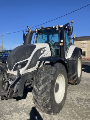 Valtra T154 VERSU - Трактор: фото 2 Valtra T154 VERSU - Трактор: фото 2