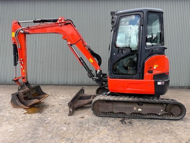 Kubota U 36-4 - Мини-экскаватор: фото 1 Kubota U 36-4 - Мини-экскаватор: фото 1