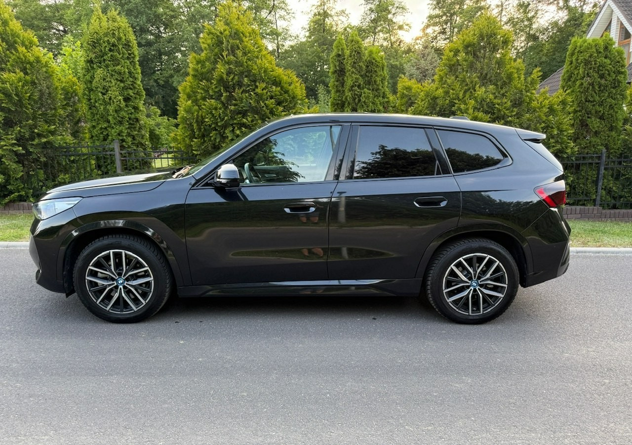 BMW X1 iX1 iX1 xDrive30 313KM M-Sport H/K Panorama AdaptiveLed Masaże Kam360 - Внедорожник: фото 2 BMW X1 iX1 iX1 xDrive30 313KM M-Sport H/K Panorama AdaptiveLed Masaże Kam360 - Внедорожник: фото 2