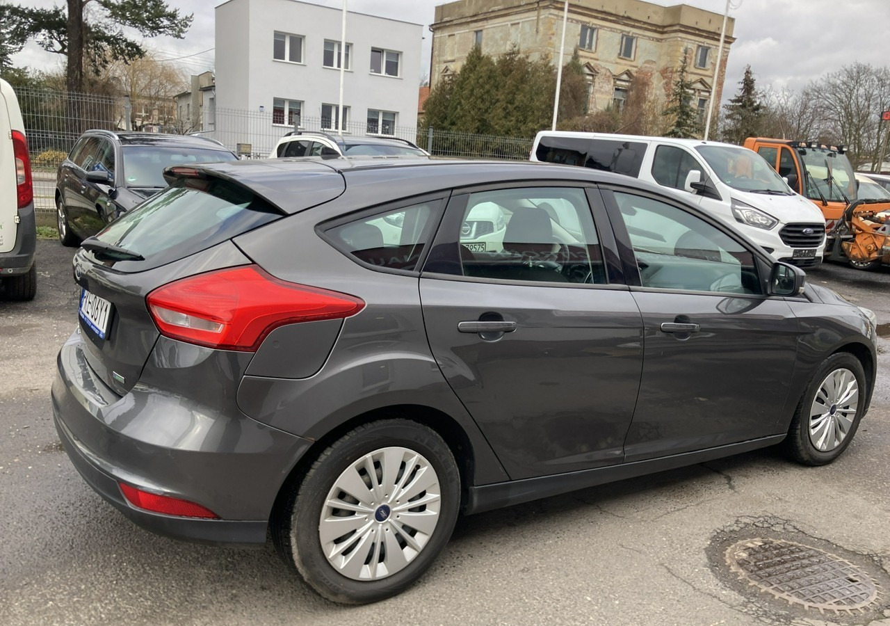 Ford Focus III Focus 1.0 EcoBoost Klima Salon PL 2015 - Хэтчбек: фото 3 Ford Focus III Focus 1.0 EcoBoost Klima Salon PL 2015 - Хэтчбек: фото 3