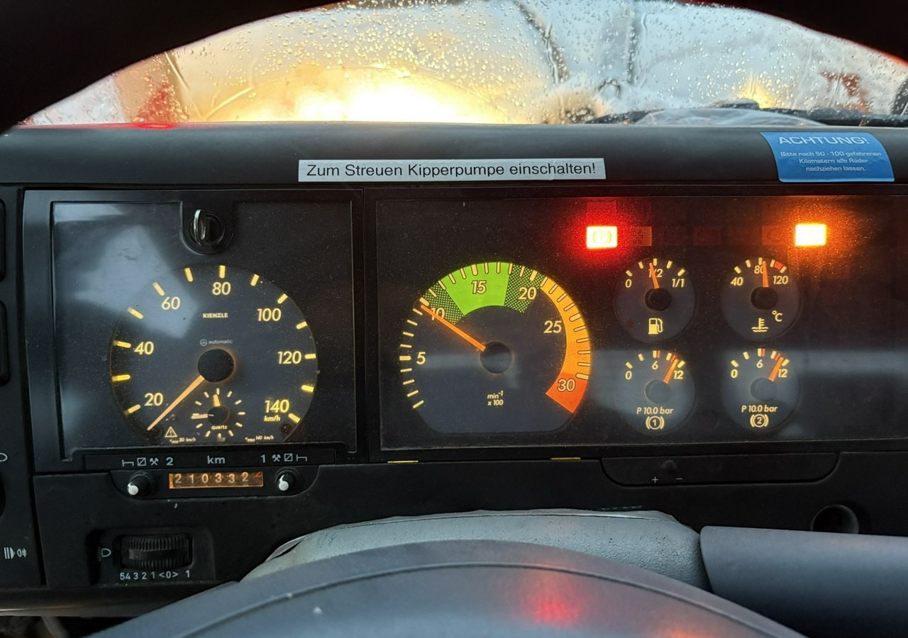 Mercedes-Benz Inny Mercedes-Benz Mercedes Vario 815 Wywrotka 4X4 2004 Pług posypywarka odśnieżarka - Снегоуборочная машина: фото 5 Mercedes-Benz Inny Mercedes-Benz Mercedes Vario 815 Wywrotka 4X4 2004 Pług posypywarka odśnieżarka - Снегоуборочная машина: фото 5