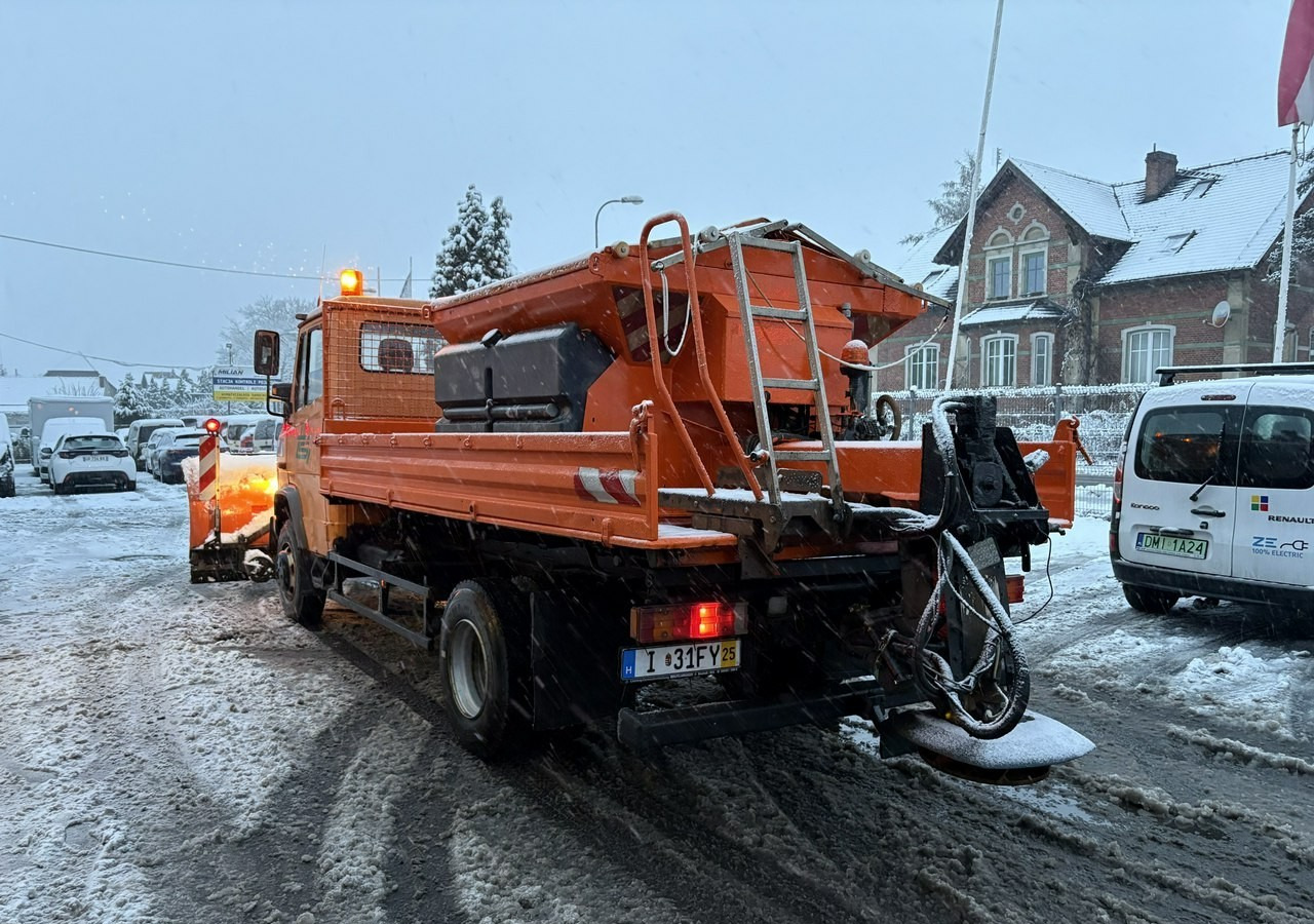 Mercedes-Benz Inny Mercedes-Benz Mercedes Vario 815 Wywrotka 4X4 2004 Pług posypywarka odśnieżarka - Снегоуборочная машина: фото 2 Mercedes-Benz Inny Mercedes-Benz Mercedes Vario 815 Wywrotka 4X4 2004 Pług posypywarka odśnieżarka - Снегоуборочная машина: фото 2