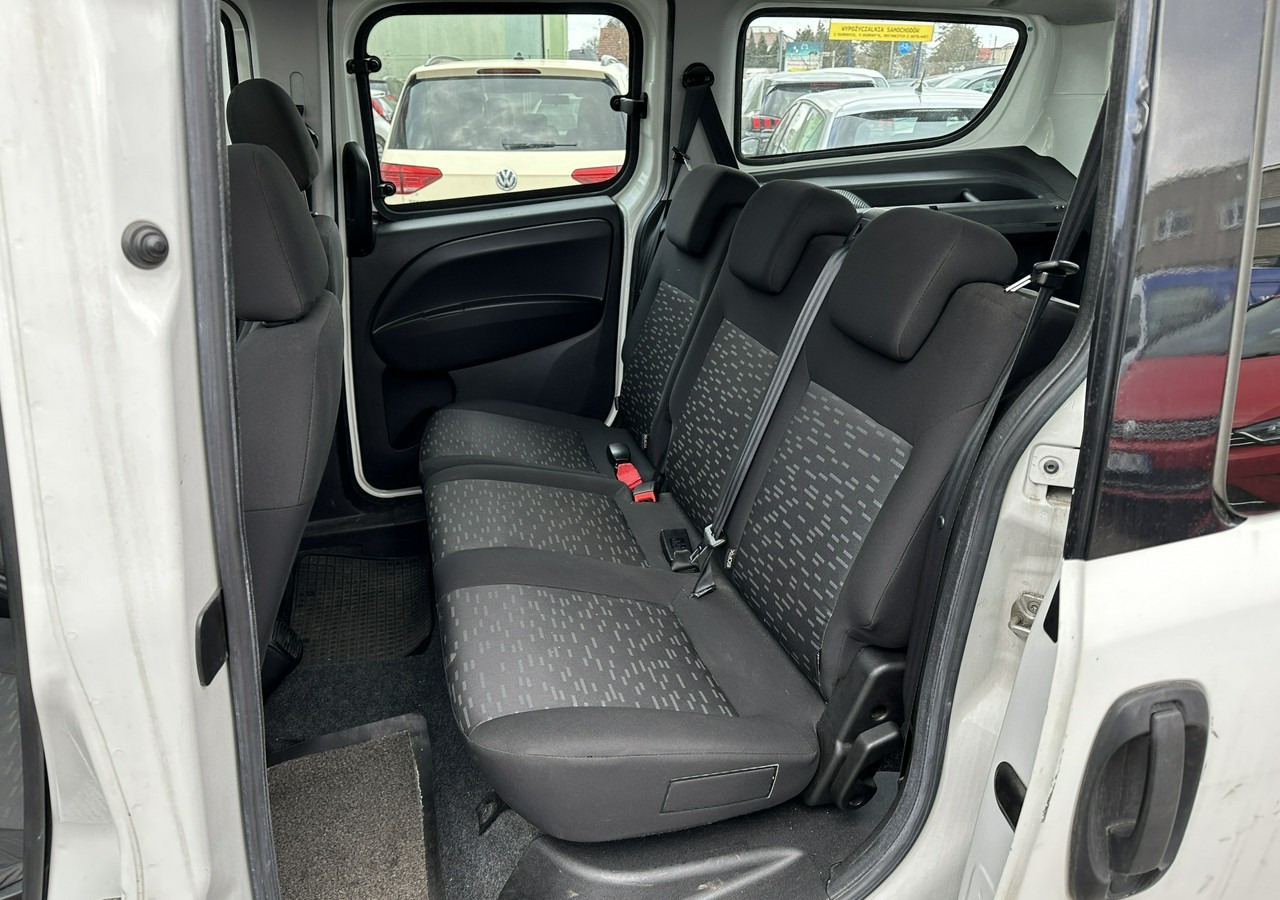 Легковой автомобиль Opel Combo III 2.0CDTI Maxi Panorama Klima Kamera Webasto 2016: фото 14