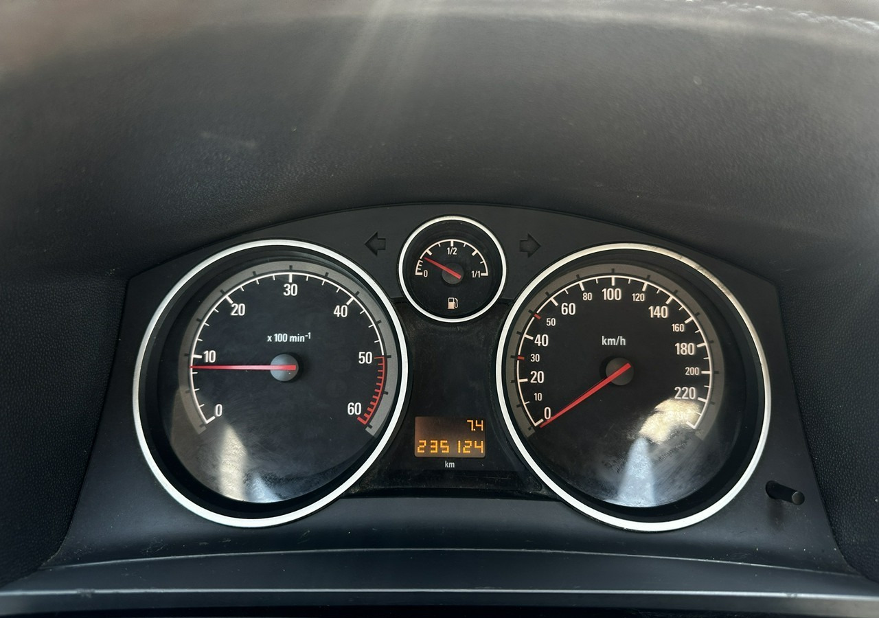 Opel Zafira B Opel Zafira do przewozu osób Niepełnosprawnych inwalida rampa - Легковой автомобиль: фото 5 Opel Zafira B Opel Zafira do przewozu osób Niepełnosprawnych inwalida rampa - Легковой автомобиль: фото 5