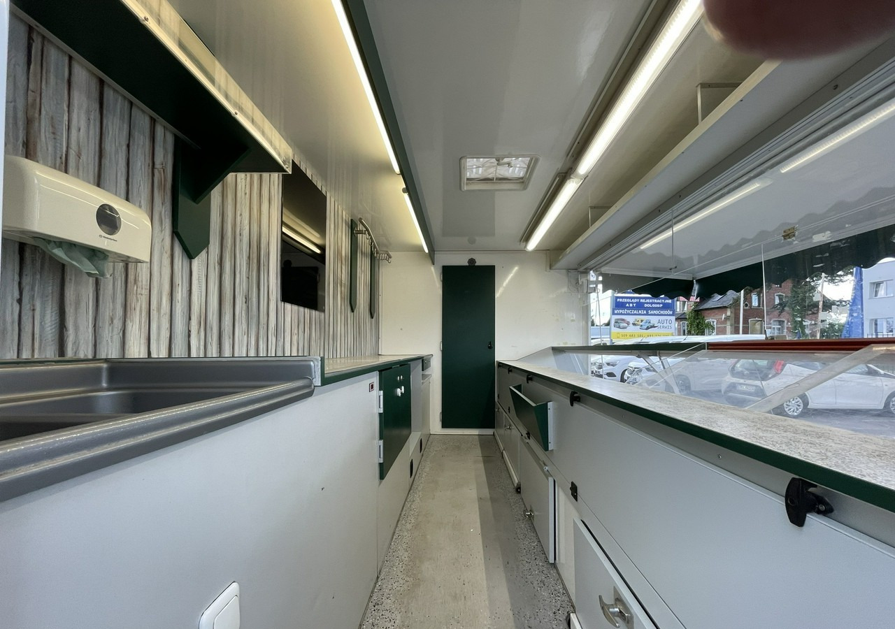 Renault Master Autosklep Gastronomiczny Food Truck Foodtruck sklep W-zasil 2015 - Торговый грузовик: фото 2 Renault Master Autosklep Gastronomiczny Food Truck Foodtruck sklep W-zasil 2015 - Торговый грузовик: фото 2