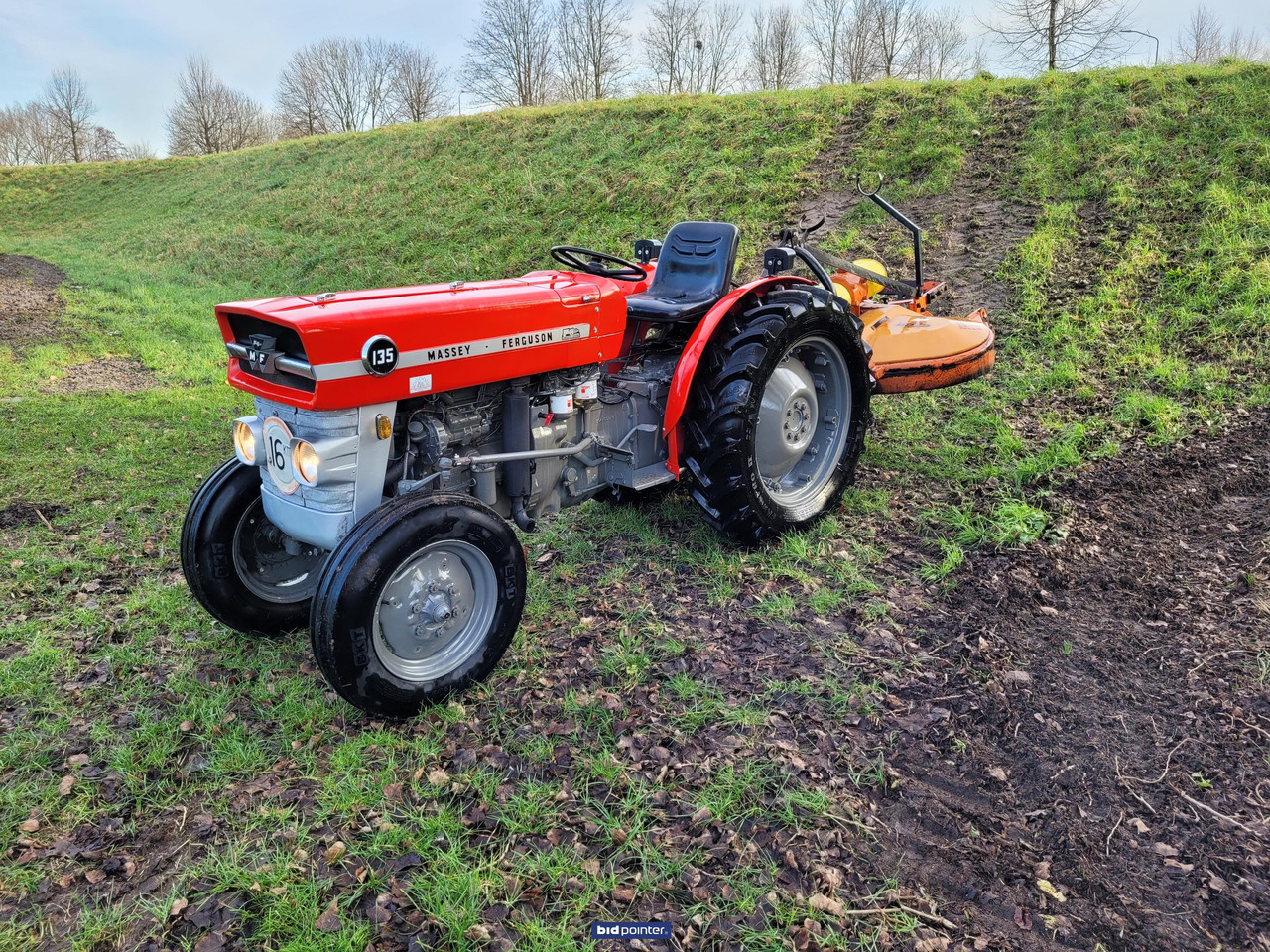 Massey Ferguson 135 smalspoor trekker - Трактор: фото 3 Massey Ferguson 135 smalspoor trekker - Трактор: фото 3