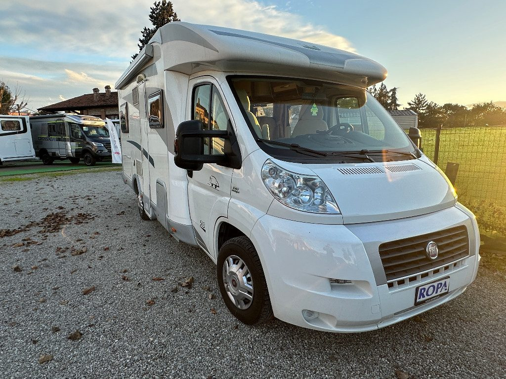 Полуинтегрированный автодом MCLOUIS STEEL 563: фото 1