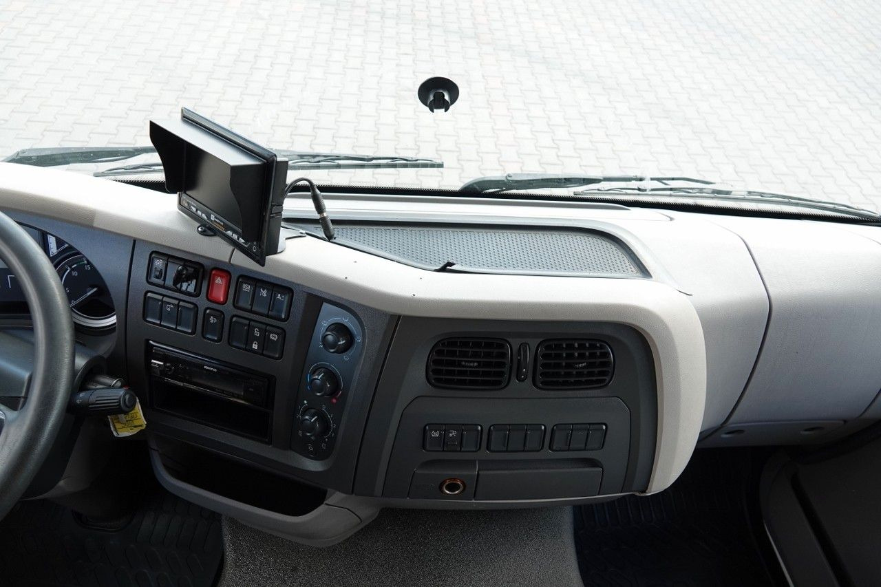 Грузовик с закрытым кузовом DAF LF 210 / KONTENER - 7 M / SOLÓWKA / WINDA DHOLLA: фото 14