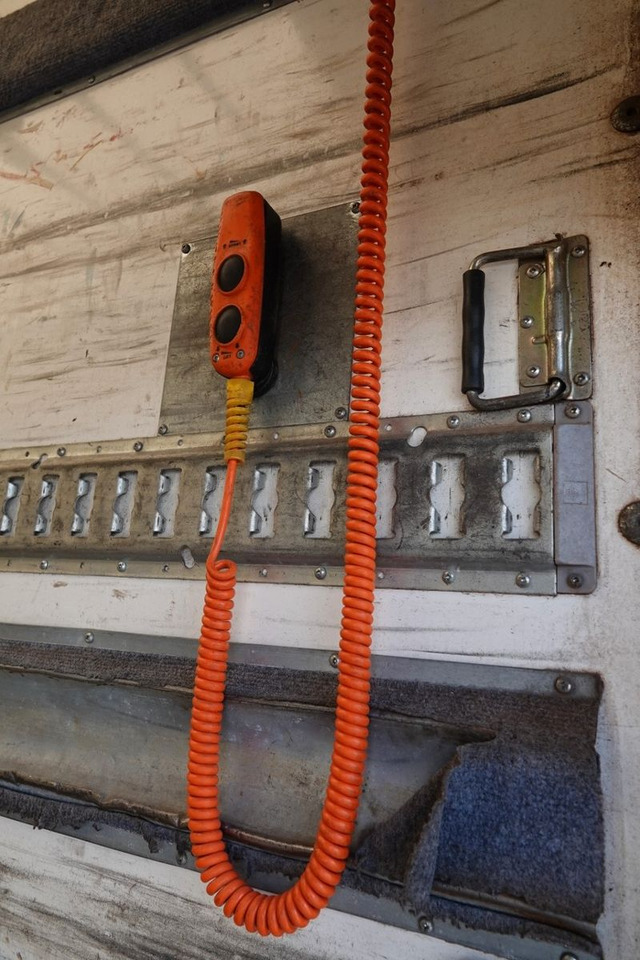 Грузовик с закрытым кузовом DAF LF 210 / KONTENER - 7 M / SOLÓWKA / WINDA DHOLLA: фото 10