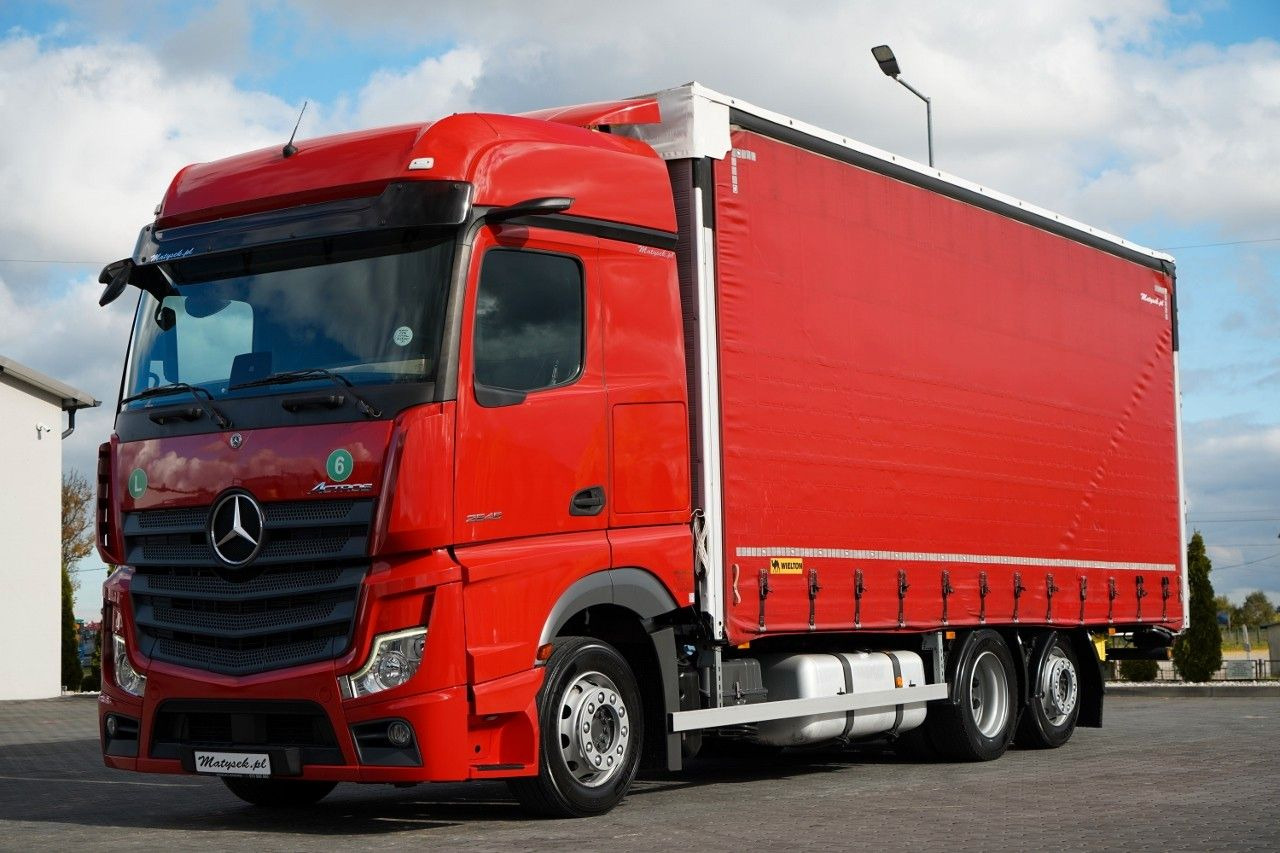 Mercedes-Benz ACTROS 2545 / SOLÓWKA  / 6x2 / OŚ PODNOSZONA / B - Тентованный грузовик: фото 1 Mercedes-Benz ACTROS 2545 / SOLÓWKA  / 6x2 / OŚ PODNOSZONA / B - Тентованный грузовик: фото 1