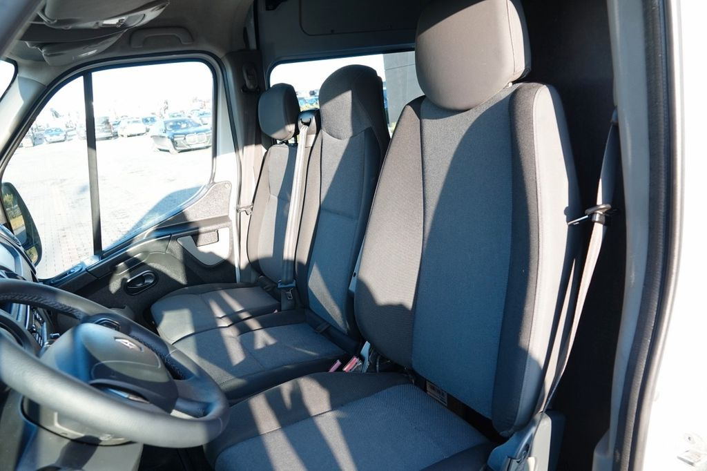 Грузопассажирский фургон Renault MASTER / 5 osób /  BRYGADÓWKA / MANUAL / L2 H3: фото 13