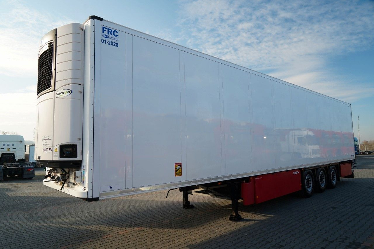 Schmitz Cargobull CHŁODNIA / CARRIER VECTOR 1550 / OŚ PODNOSZONA / - Полуприцеп-рефрижератор: фото 4 Schmitz Cargobull CHŁODNIA / CARRIER VECTOR 1550 / OŚ PODNOSZONA / - Полуприцеп-рефрижератор: фото 4