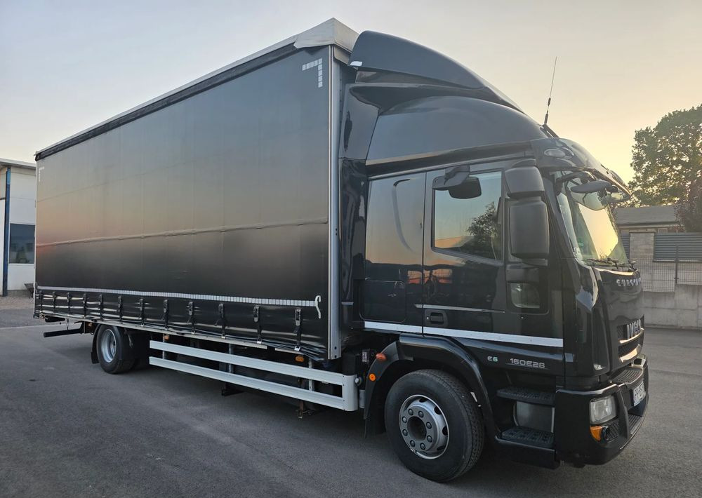 Iveco EUROCARGO 160E28 19 PAL. / FIRANKA / MANUAL / - Тентованный грузовик: фото 2 Iveco EUROCARGO 160E28 19 PAL. / FIRANKA / MANUAL / - Тентованный грузовик: фото 2