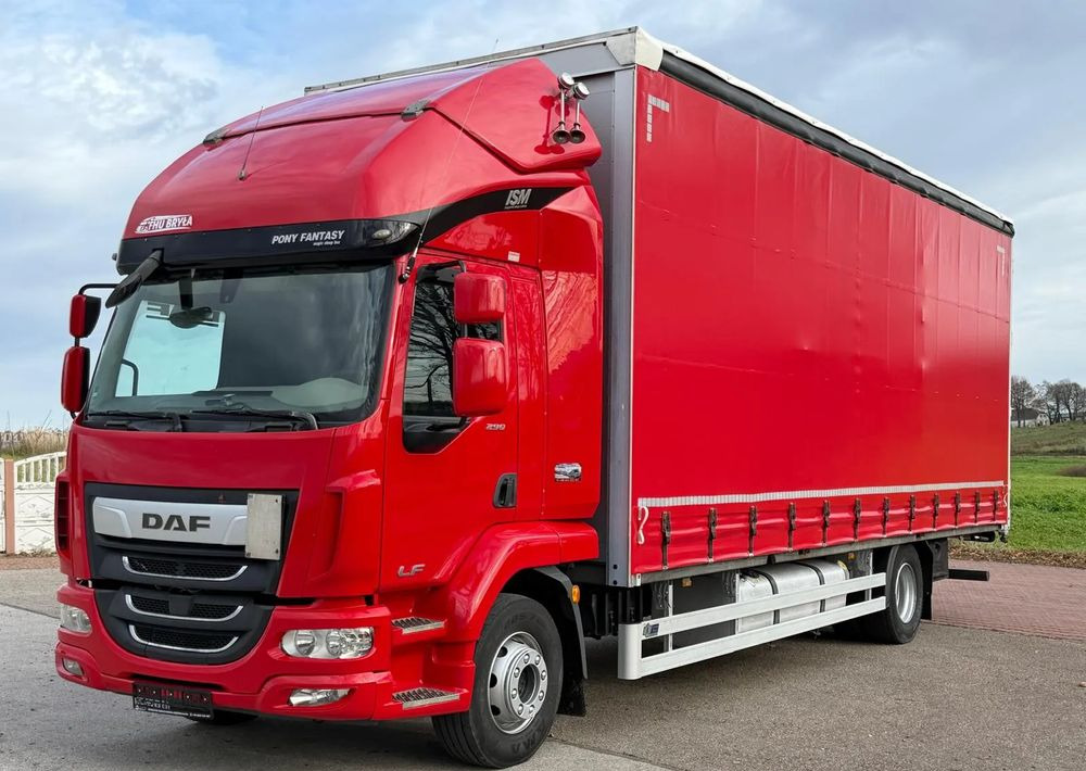 DAF LF 260 / WINDA / 16TON DMC / 3M WYSOKOŚĆ / JUMBO / FIRANKA / SYPIALKA / AUTOMAT / JEDEN WŁAŚCICIE / EURO 6 / 2017/ SPROWADZONY / 19 PALET / DUŻA ŁADOWNOŚĆ / - Тентованный грузовик: фото 1 DAF LF 260 / WINDA / 16TON DMC / 3M WYSOKOŚĆ / JUMBO / FIRANKA / SYPIALKA / AUTOMAT / JEDEN WŁAŚCICIE / EURO 6 / 2017/ SPROWADZONY / 19 PALET / DUŻA ŁADOWNOŚĆ / - Тентованный грузовик: фото 1