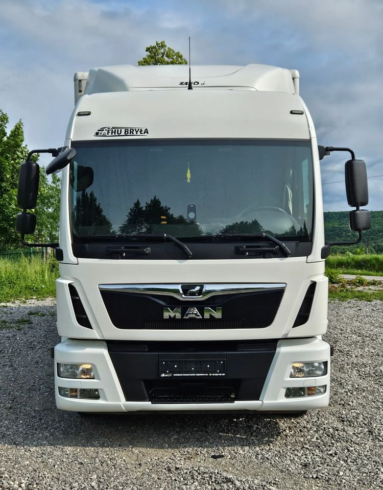 MAN TGL 12.250 / KONTENER / IZOTERMA / WINDA / 2019R / EURO 6 / PEŁEN SERWIS / 6 TON ŁADOWNOŚĆ / SPROWADZONY / ZADBANY / JAK NOWY / KSIĄŻKA SERWISOWA / E6 / 17 PALET - Грузовик с закрытым кузовом: фото 3 MAN TGL 12.250 / KONTENER / IZOTERMA / WINDA / 2019R / EURO 6 / PEŁEN SERWIS / 6 TON ŁADOWNOŚĆ / SPROWADZONY / ZADBANY / JAK NOWY / KSIĄŻKA SERWISOWA / E6 / 17 PALET - Грузовик с закрытым кузовом: фото 3