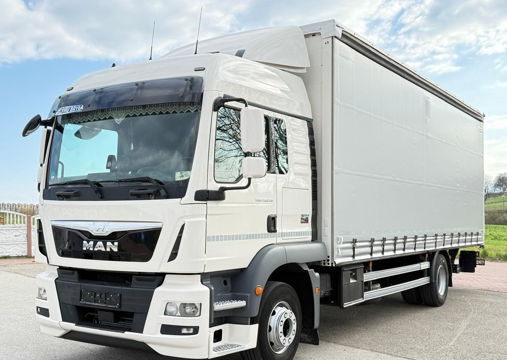 MAN TGM 15.290/E6/18PALET/SERWISOWANY/NISKI PRZEBIEG/WINDA/FIRANKA/FIRANKA/SPROWADZONY/DUŻA ŁADOWNOŚĆ/EURO6 - Тентованный грузовик: фото 1 MAN TGM 15.290/E6/18PALET/SERWISOWANY/NISKI PRZEBIEG/WINDA/FIRANKA/FIRANKA/SPROWADZONY/DUŻA ŁADOWNOŚĆ/EURO6 - Тентованный грузовик: фото 1