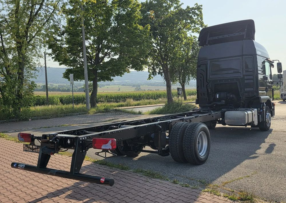 MAN TGM 15.290 / RAMA DO ZABUDOWY / AUTOMAT / SPROWADZONY / E6 / LIFT / ROZSTAW OSI 5.5M / LAWETA / POMOC DROGOWA / STAN BARDZO DOBRY/ - Грузовик-шасси: фото 3 MAN TGM 15.290 / RAMA DO ZABUDOWY / AUTOMAT / SPROWADZONY / E6 / LIFT / ROZSTAW OSI 5.5M / LAWETA / POMOC DROGOWA / STAN BARDZO DOBRY/ - Грузовик-шасси: фото 3