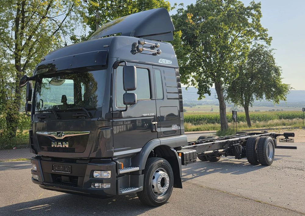 MAN TGM 15.290 / RAMA DO ZABUDOWY / AUTOMAT / SPROWADZONY / E6 / LIFT / ROZSTAW OSI 5.5M / LAWETA / POMOC DROGOWA / STAN BARDZO DOBRY/ - Грузовик-шасси: фото 2 MAN TGM 15.290 / RAMA DO ZABUDOWY / AUTOMAT / SPROWADZONY / E6 / LIFT / ROZSTAW OSI 5.5M / LAWETA / POMOC DROGOWA / STAN BARDZO DOBRY/ - Грузовик-шасси: фото 2