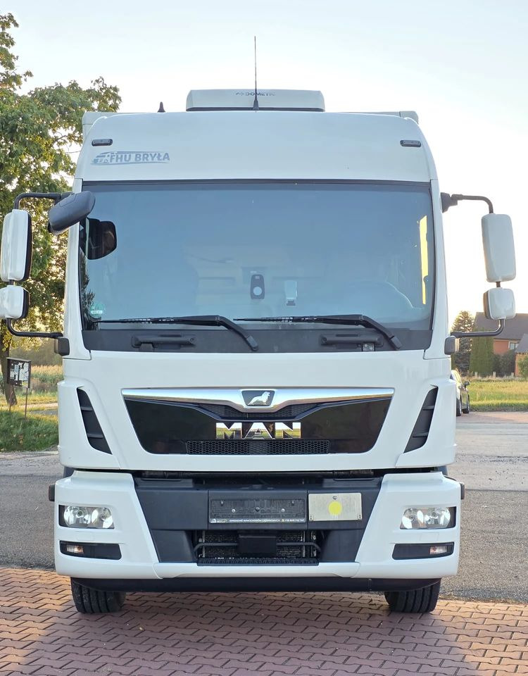 MAN TGM 15.290 / TGL / KONTENER / IZOTERMA / WINDA / KLIMA POSTOJOWA / 2019R / EURO 6 / PEŁEN SERWIS / 8200KG ŁADOWNOŚĆ / SPROWADZONY / ZADBANY / JAK NOWY / KSIĄŻKA SERWISOWA / E6 / 18 PALET - Грузовик с закрытым кузовом: фото 5 MAN TGM 15.290 / TGL / KONTENER / IZOTERMA / WINDA / KLIMA POSTOJOWA / 2019R / EURO 6 / PEŁEN SERWIS / 8200KG ŁADOWNOŚĆ / SPROWADZONY / ZADBANY / JAK NOWY / KSIĄŻKA SERWISOWA / E6 / 18 PALET - Грузовик с закрытым кузовом: фото 5