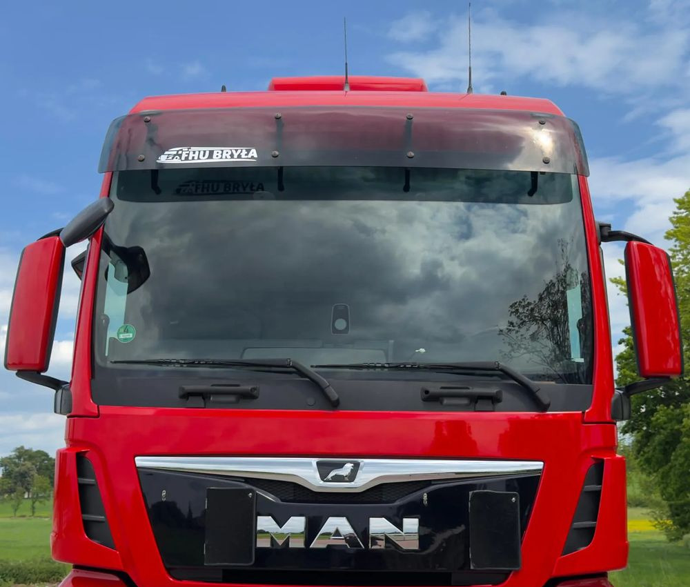MAN TGX 26.500 / LIFT / 6X2 / KLIMA POSTOJOWA / 18PALET / E6 / FIRANKA / 18 TON ŁADOWNOŚĆ / WINDA / NISKI PRZEBIEG / JEDEN WŁAŚCICIEL / PODWIESZANA OŚ - Тентованный грузовик: фото 4 MAN TGX 26.500 / LIFT / 6X2 / KLIMA POSTOJOWA / 18PALET / E6 / FIRANKA / 18 TON ŁADOWNOŚĆ / WINDA / NISKI PRZEBIEG / JEDEN WŁAŚCICIEL / PODWIESZANA OŚ - Тентованный грузовик: фото 4